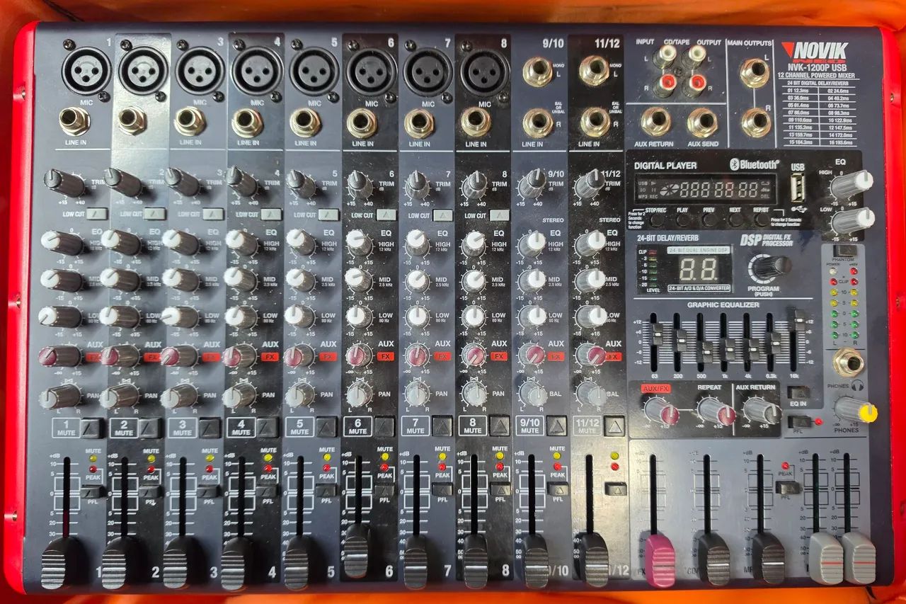 Mesa de som amplificada NOVIK 