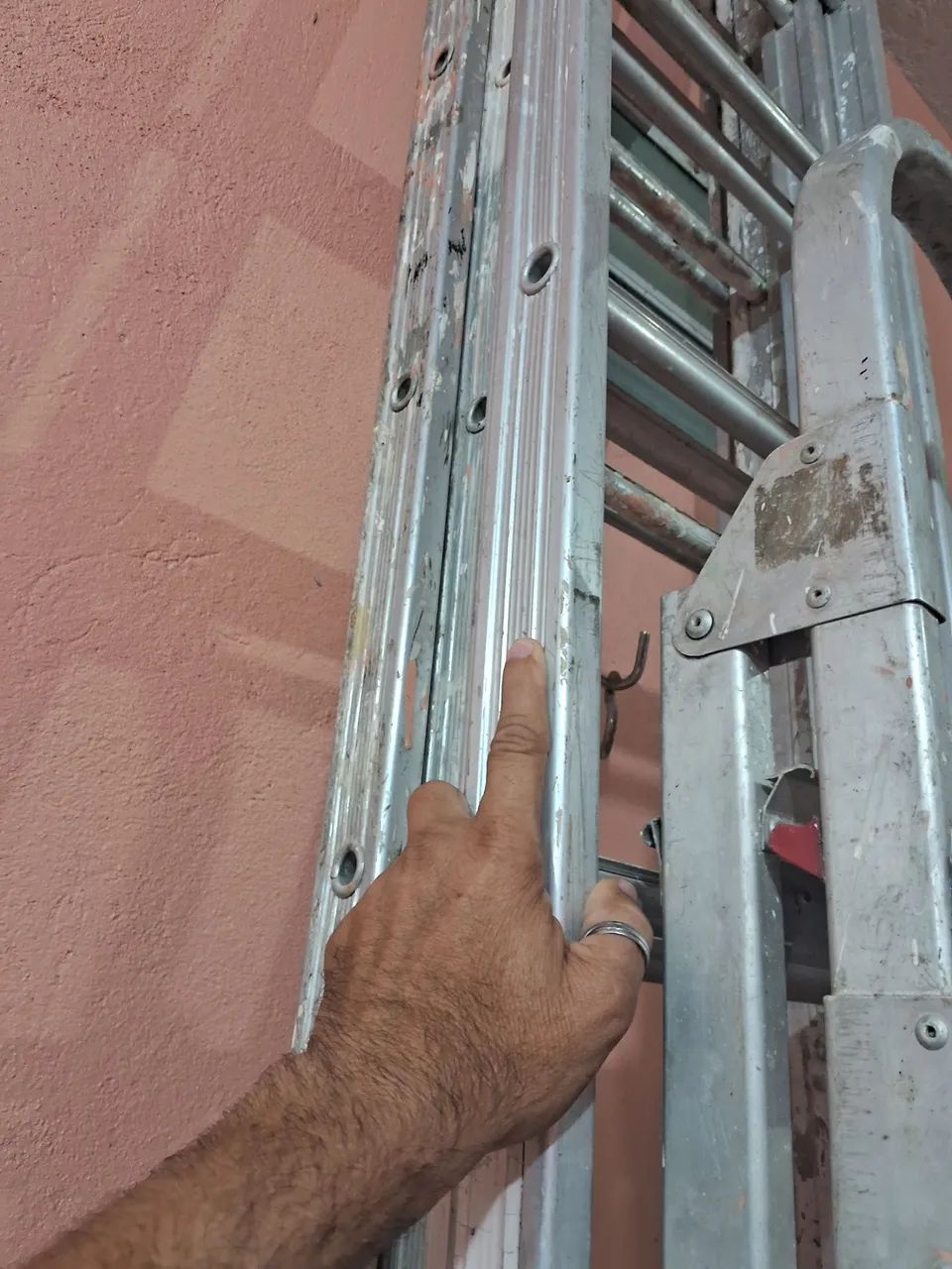 Escada dupla e 200 pedra 40 por 40