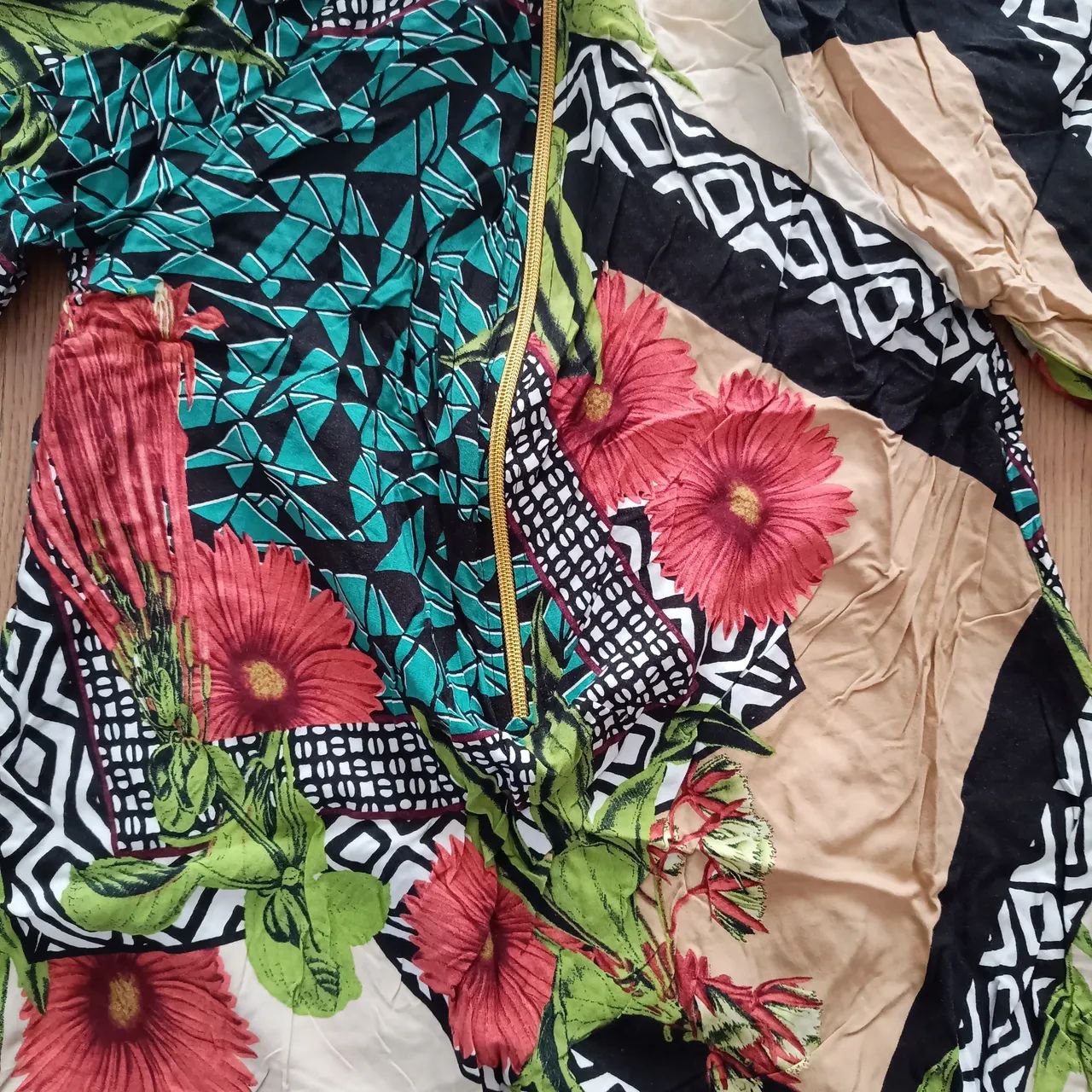 Blusa M feminina estampado com zíper brechó  - Foto 5