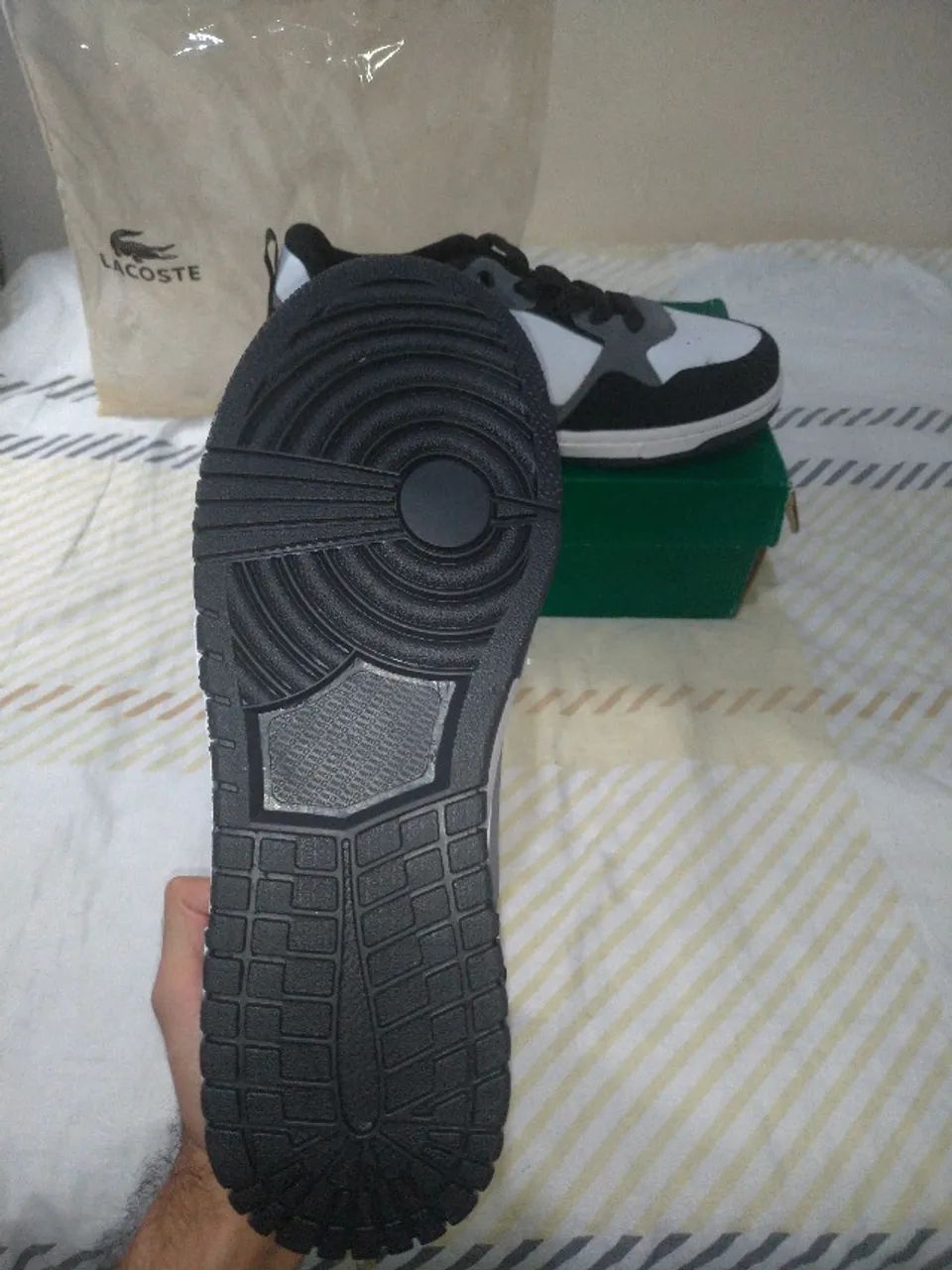 Tênis Lacoste preto e branco  - Foto 4