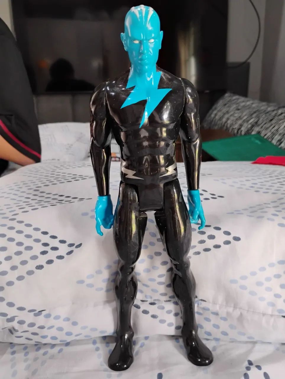 Duo Marvel: Aranha Escarlate vs Electro - Bonecos Articulados 30cm - Foto 4