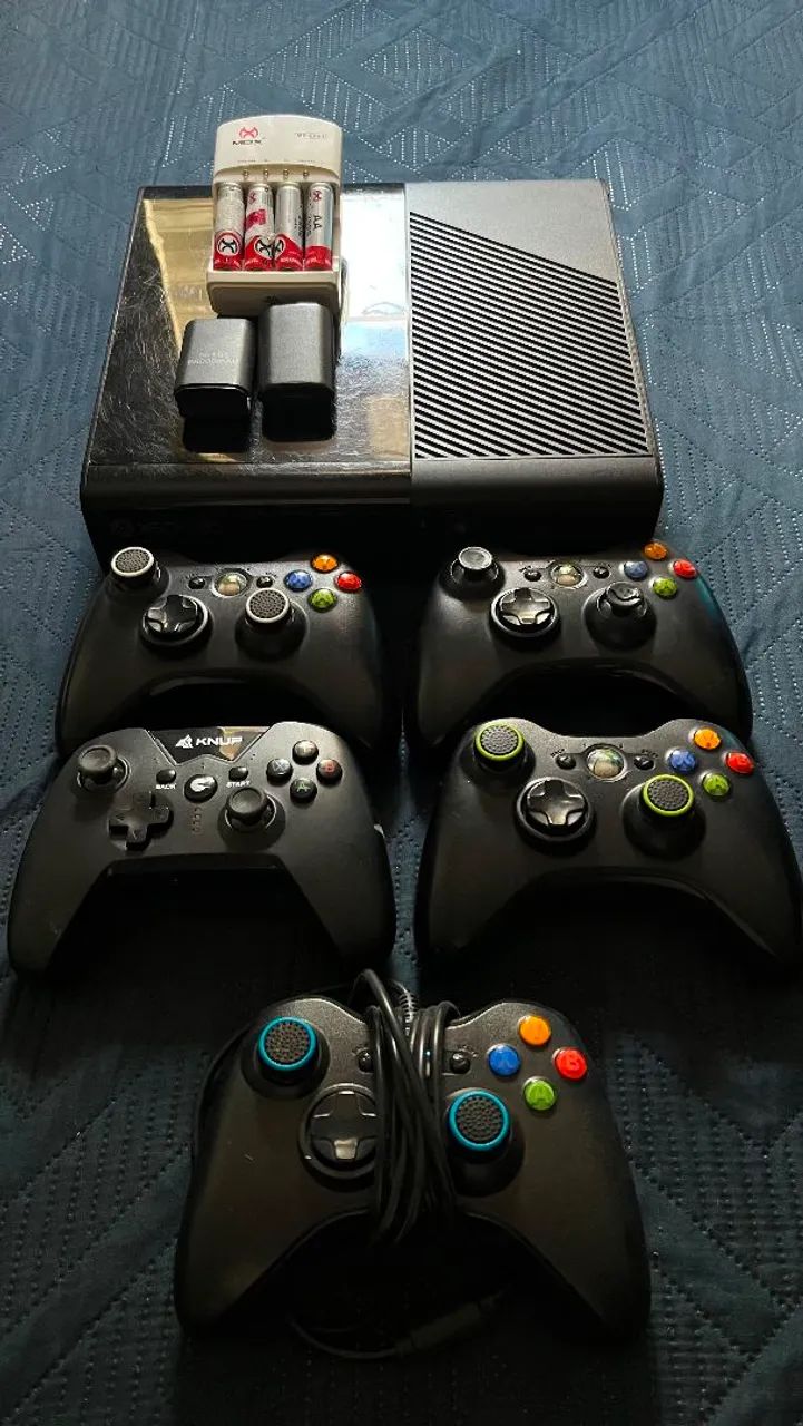 Xbox 360 super slim 
