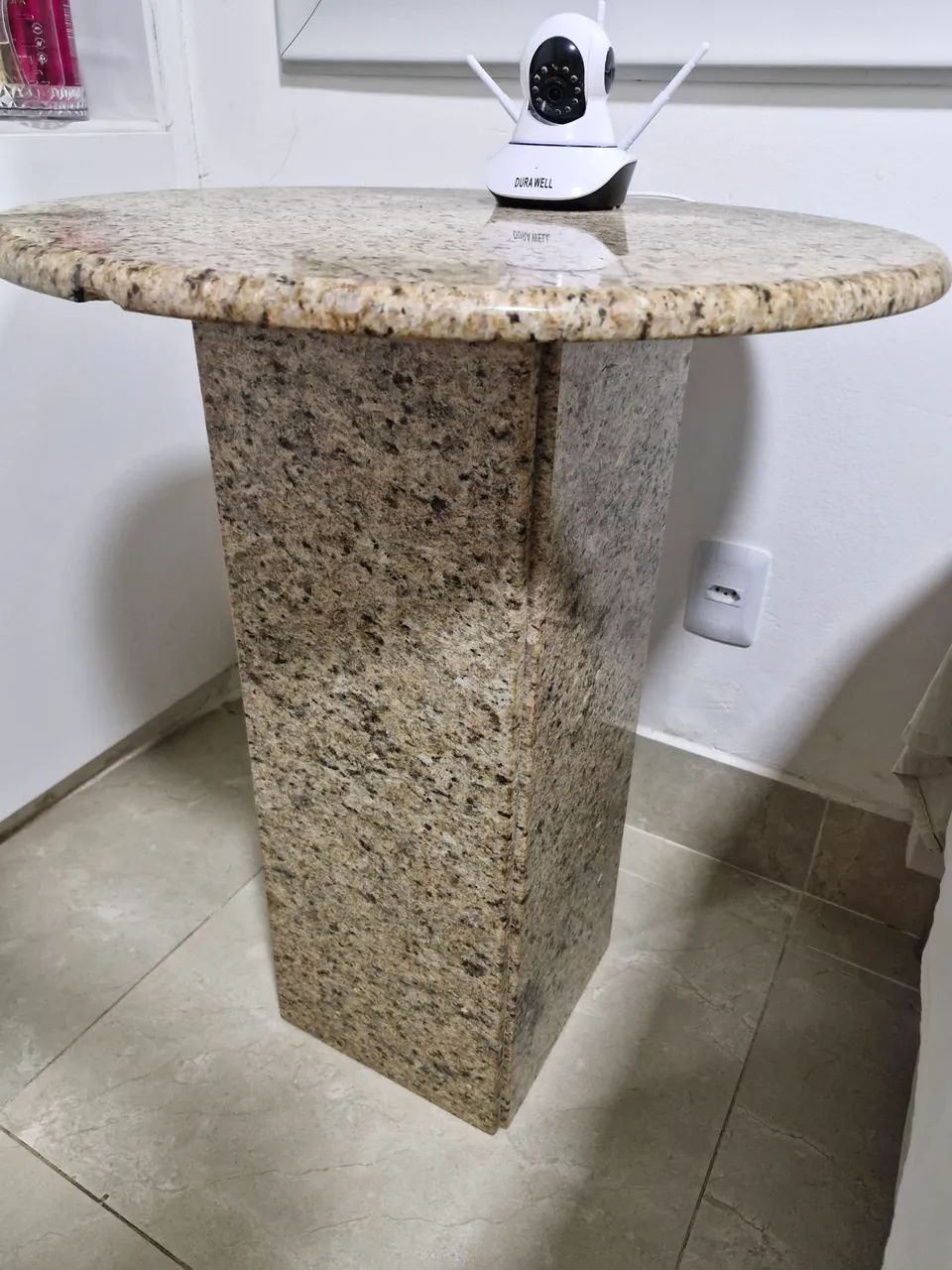 Mesa lateral em Granito