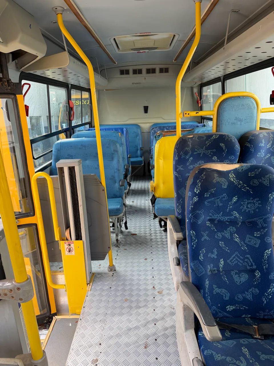 Micro Ônibus Iveco CityClass 70C17 Escolar  - Foto 11