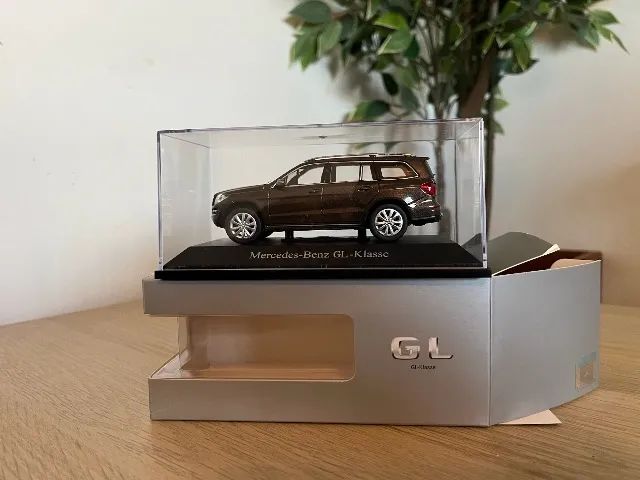 Mercedes-Benz GL-Klasse ミニカー 1/43 正規品 Mercedes GL-Klasse 1.43 Marron. Na caixa. - Hobbies e coleções