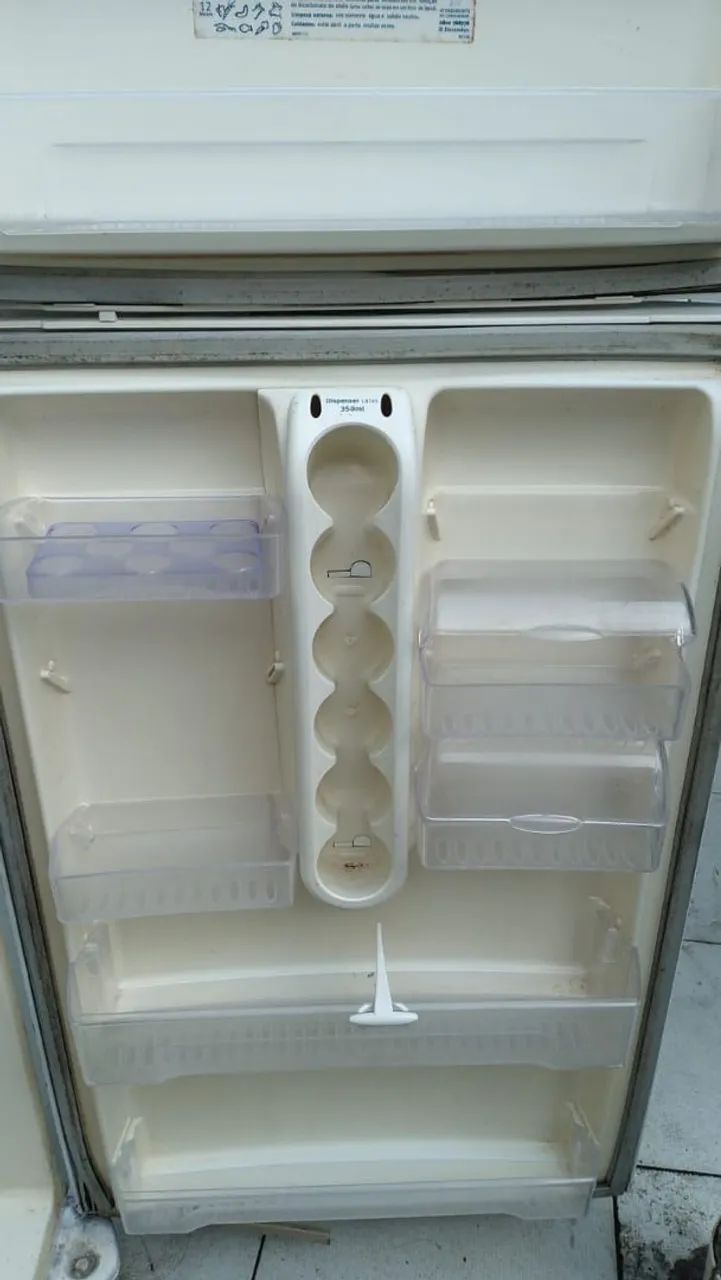 Geladeira Eletrolux, duas portas. - Foto 3