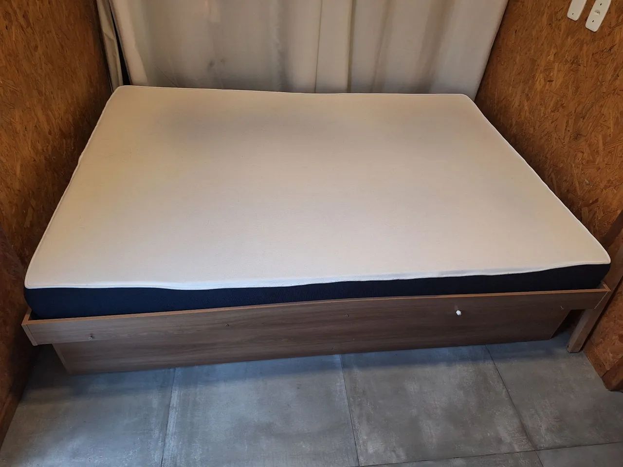 VENDE - SE CAMA DE CASAL COM BAÚ EMBAIXO  - Foto 4