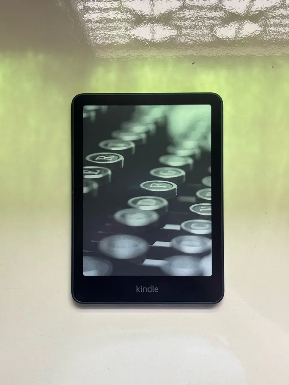 Kindle Paperwhite 16 GB PERFEITO ESTADO, acompanha capa magnética e cabo original - Foto 2