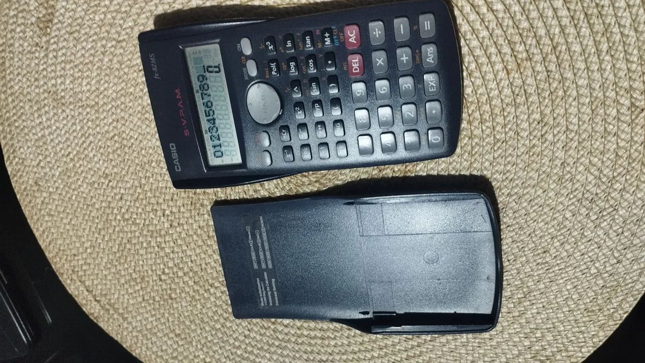 Calculadora Científica Casio Fx-82MS funcionando perfeitamente R$:150 Reais  - Foto 5