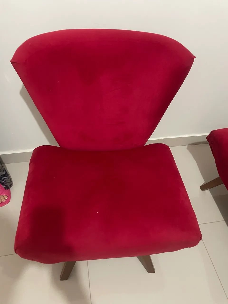 Vendo 02 poltronas vermelhas,confortáveis e luxuosas  - Foto 2