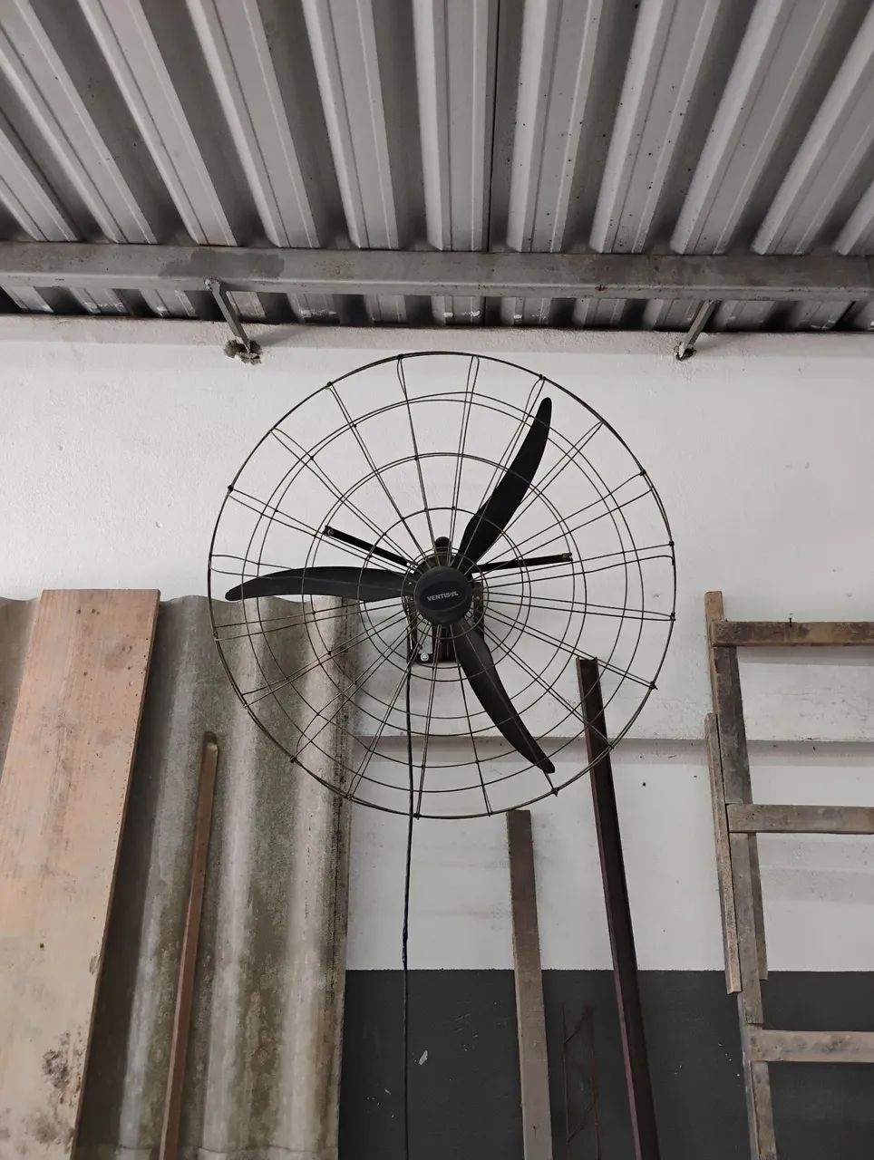 Ventilador tufão industrial.