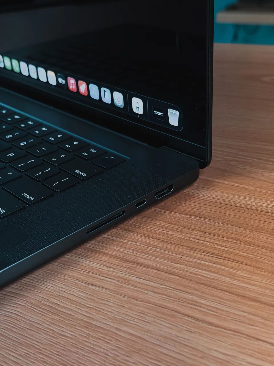 MacBook Pro M4 Max 16 48GB 1TB 40-GPU - Foto 2