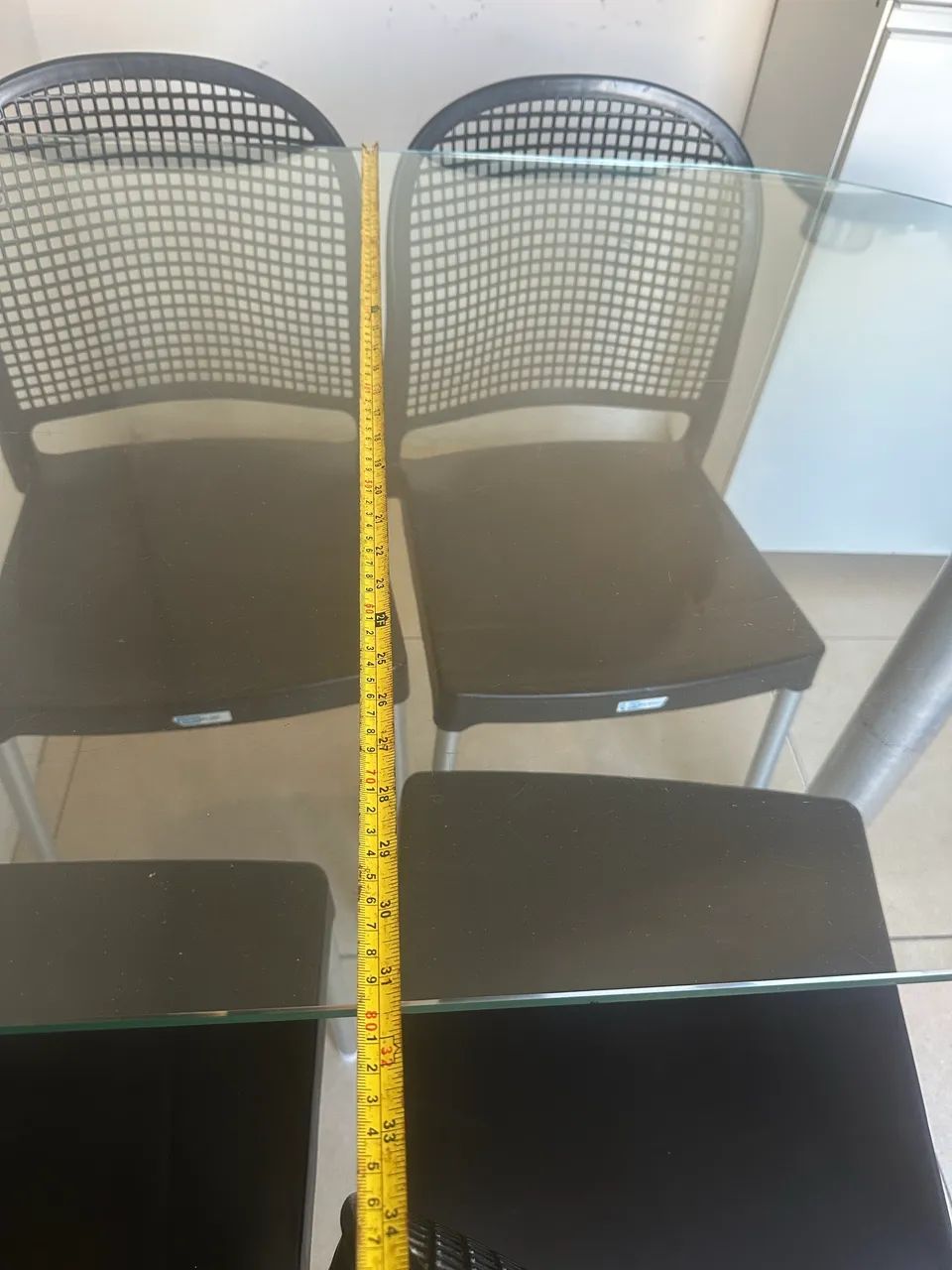Mesa de jantar de vidro com 4 cadeiras  - Foto 5