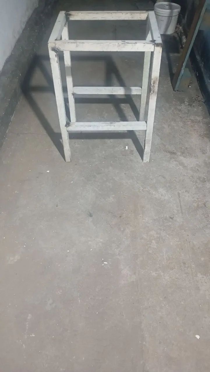 Bancada , mais também serve para várias utilidades  - Foto 3