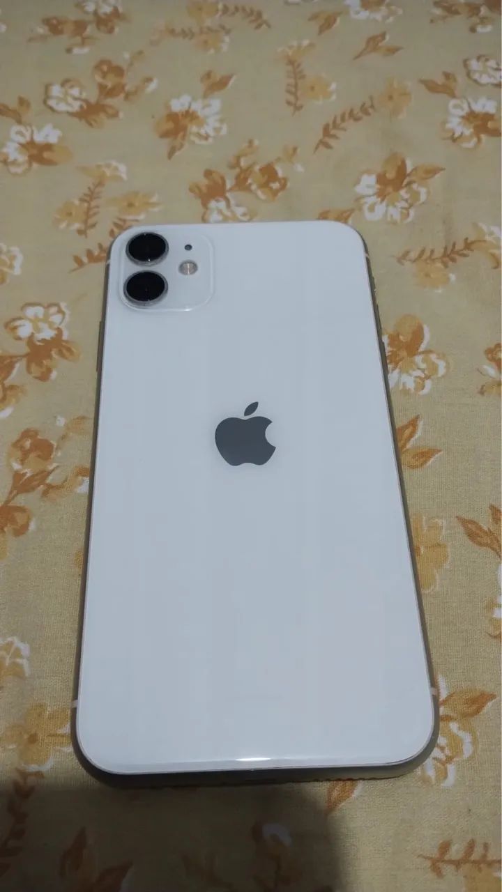 iPhone 11 64GB - Celulares e Smartphones - Fundos, Biguaçu