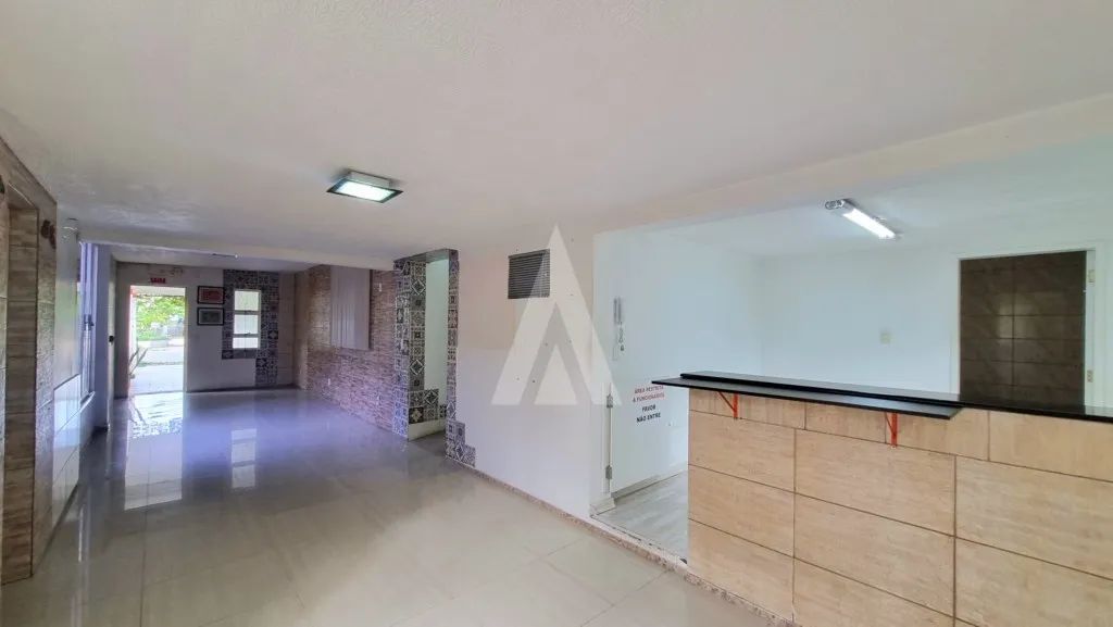 Casa comercial com cozinha, depósito e 18 salas e 6 lavabos, 5 vagas de garagem - Foto 2