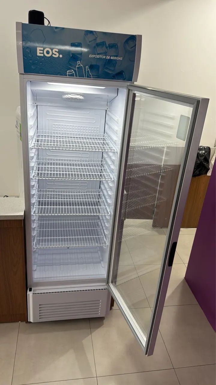  Refrigerador Vertical EOS de 368 litros,