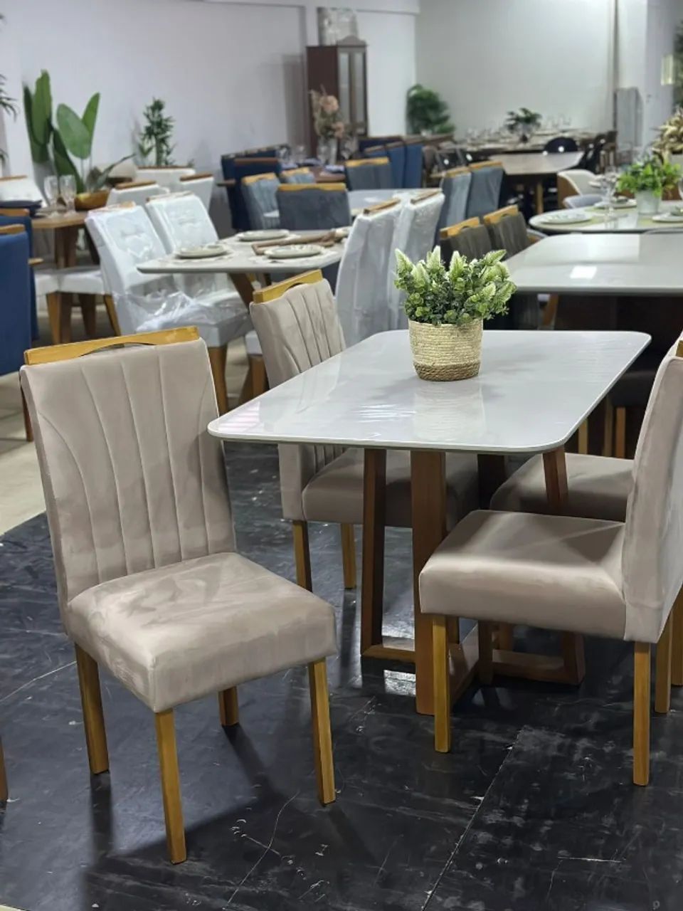 Mesa de Jantar com 4 cadeiras 1.20x90 madeira - Foto 4