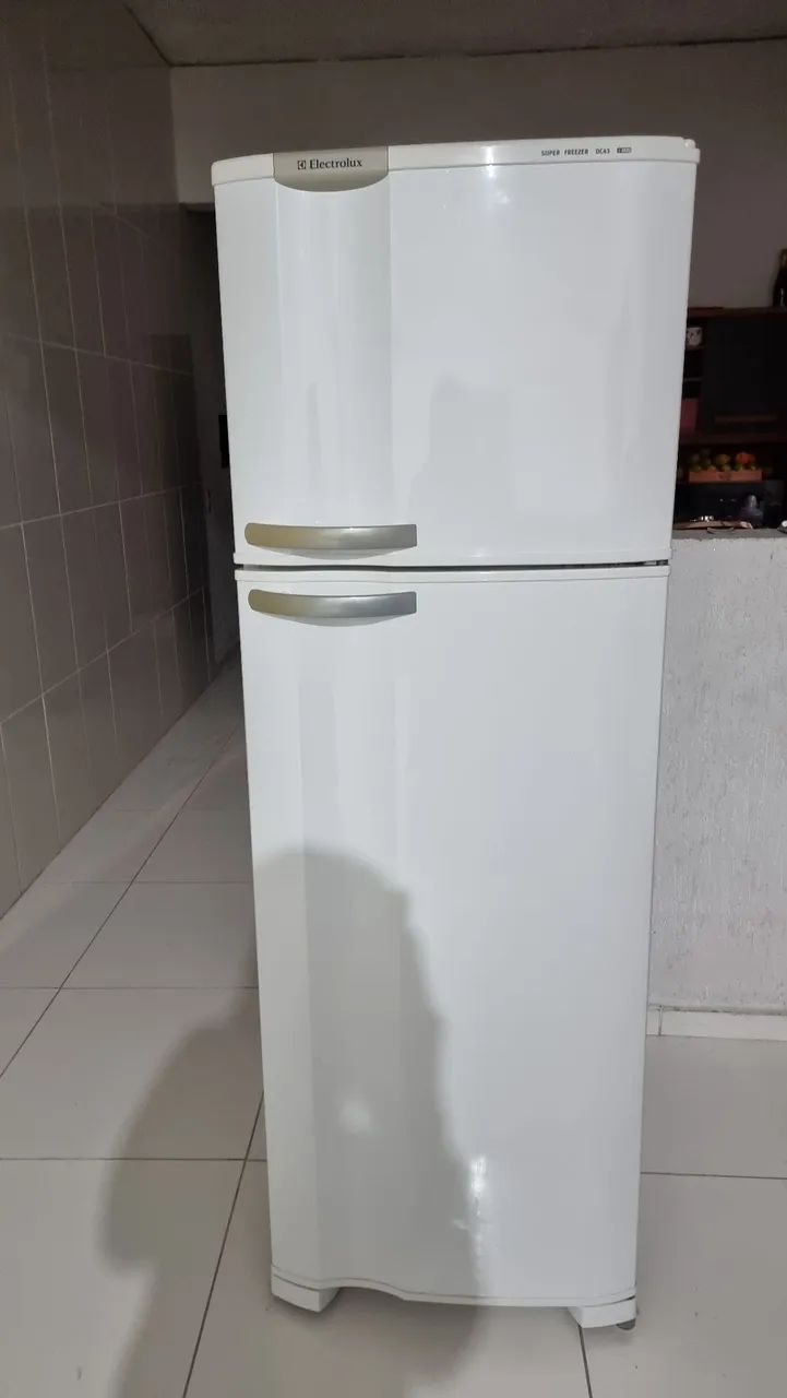 Geladeira 365 LITROS Eletrolux 