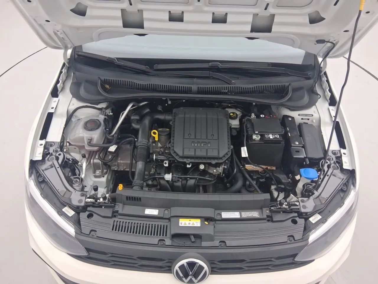 Volkswagen Polo Track 1.0 Flex 12V 5p, foto 10 de 18