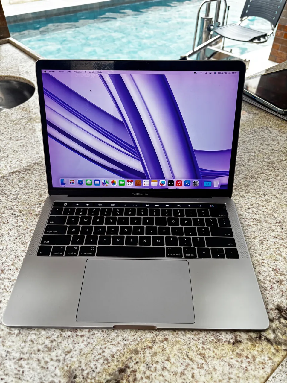 macbook pro touch bar 2018