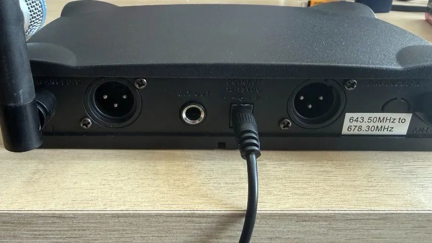 Microfone Sem Fio Duplo Lyco Uh08-mm - Como Novo - Foto 3
