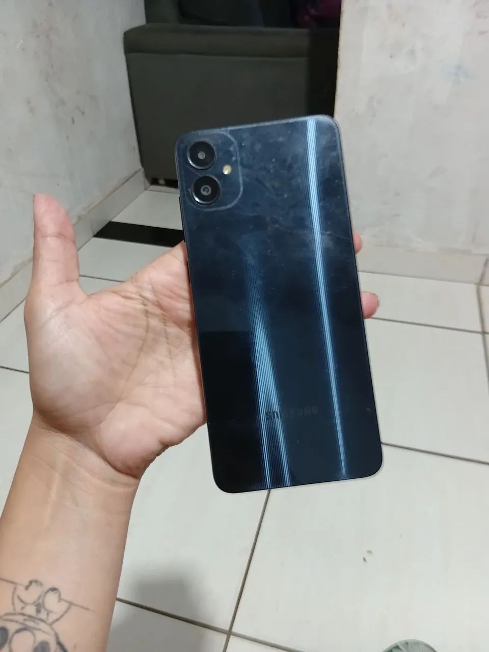 Celular  tela trincada  o resto tá ok - Foto 2