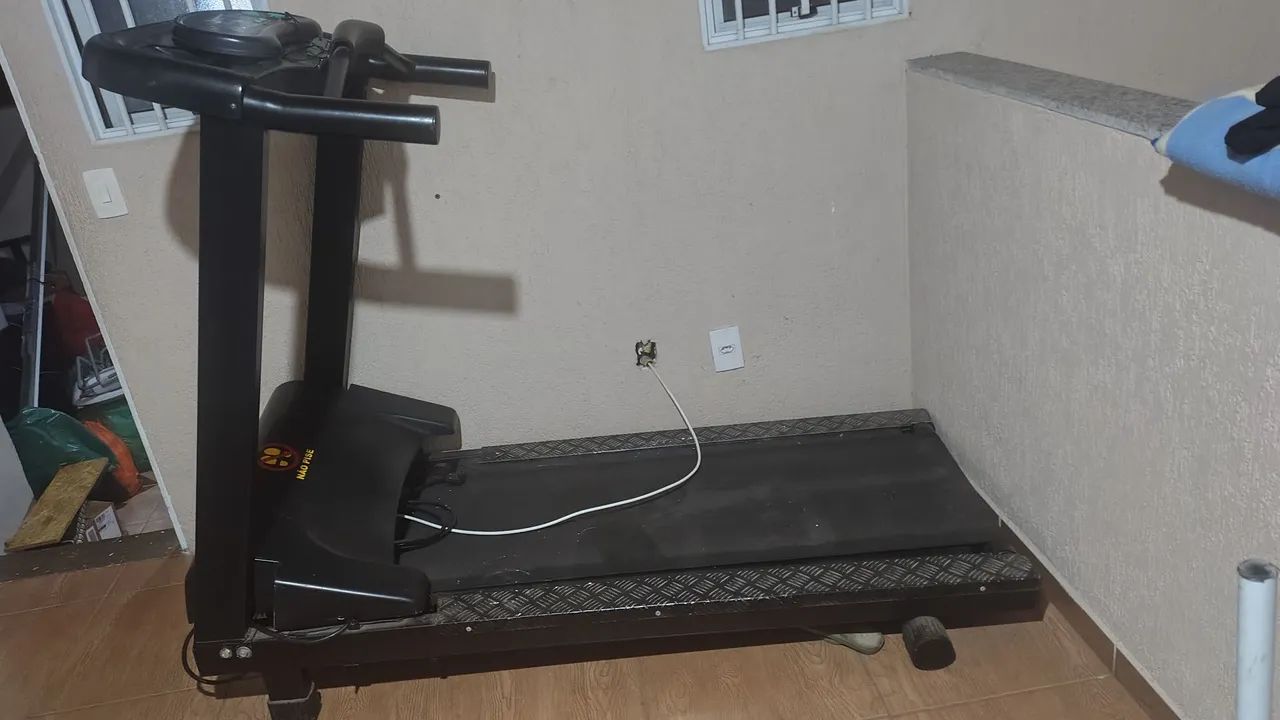 Vendo Esteira semi profissional com Defeito 