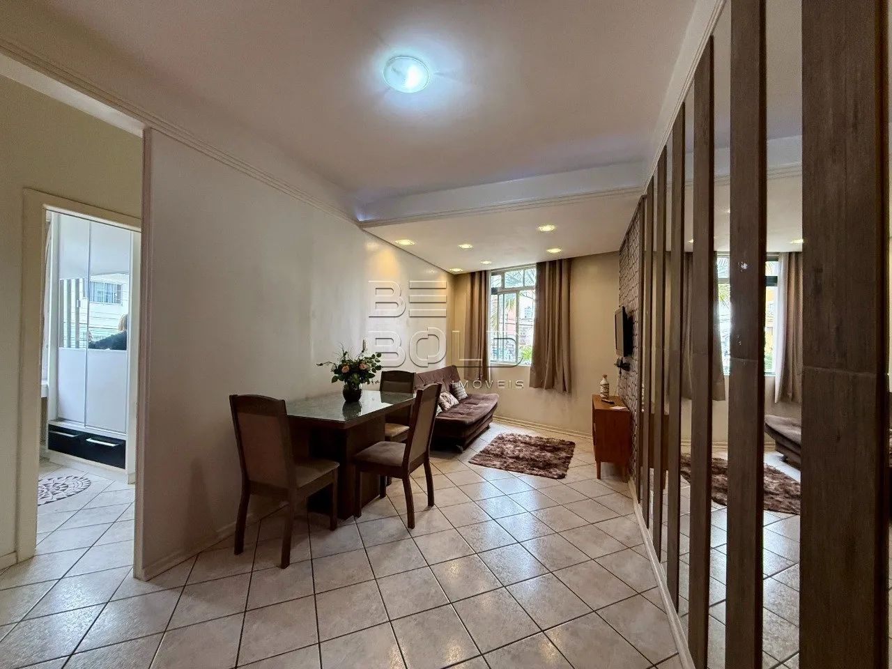 Apartamento 2 dormitórios com elevador no Estreito - Foto 2