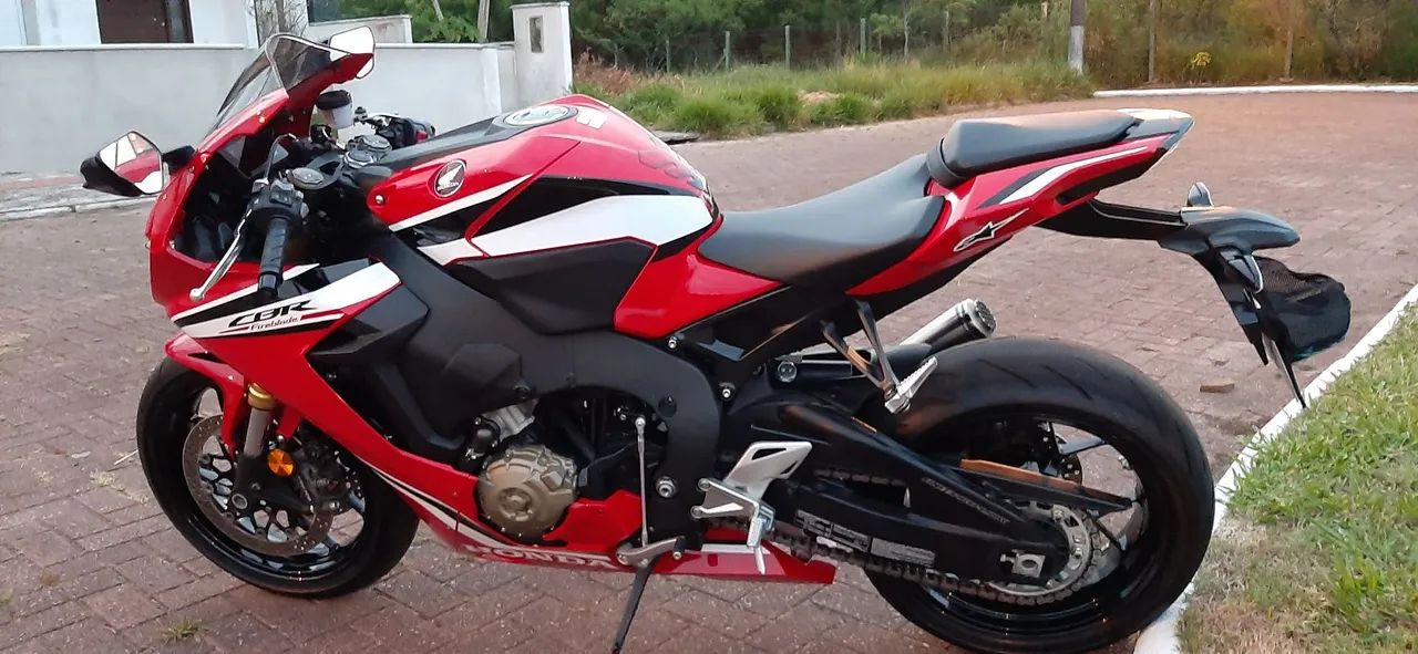 Vendo linda CBR  - Foto 2