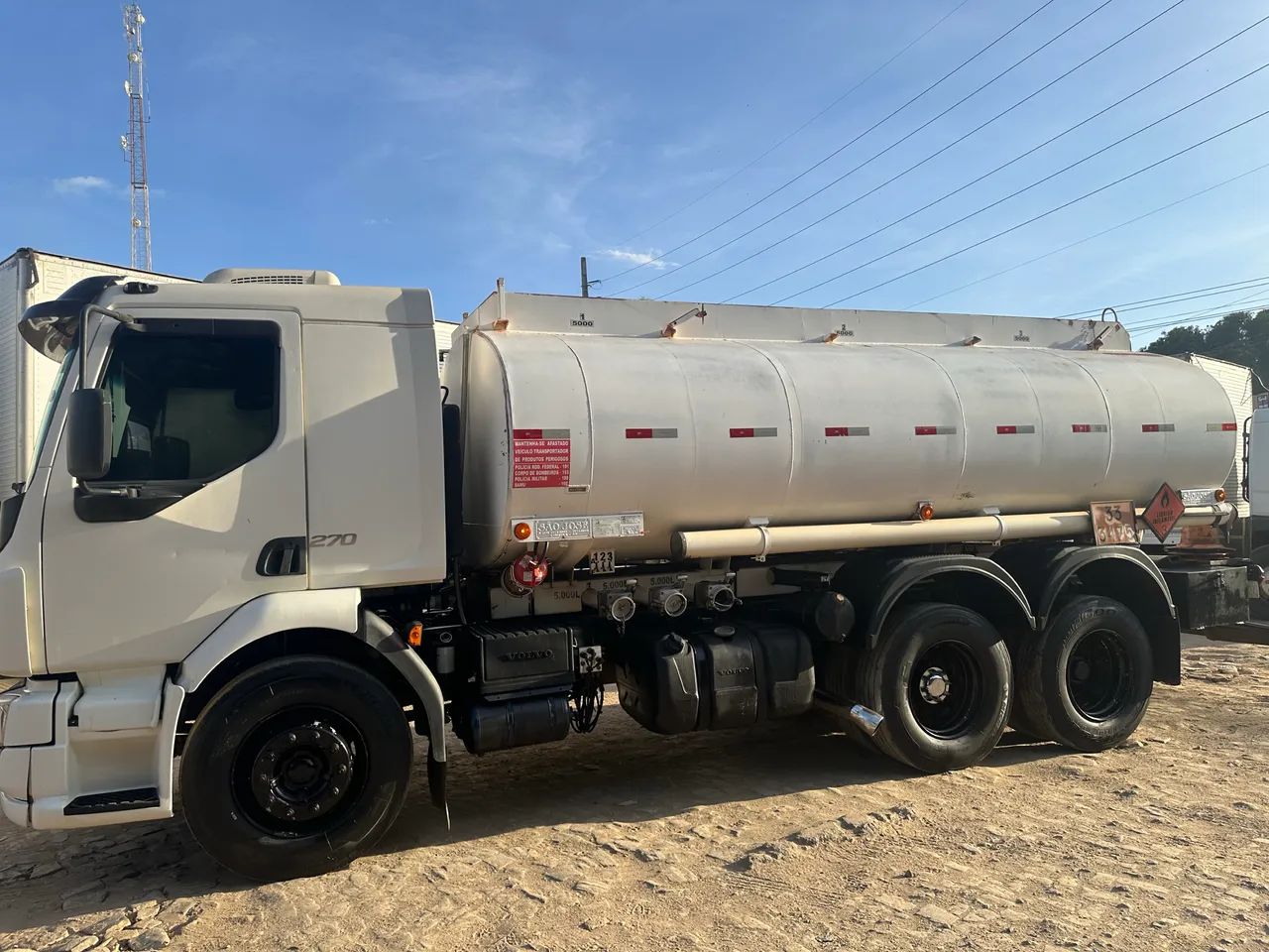 CAMINHÃO VOLVO VM270/COMBUSTÍVEIS - Foto 6