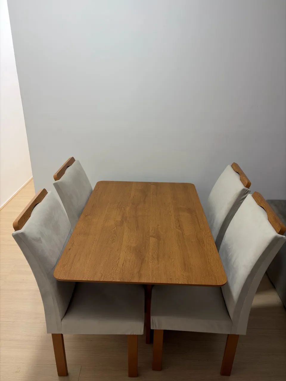 MESA 4 CADEIRAS 