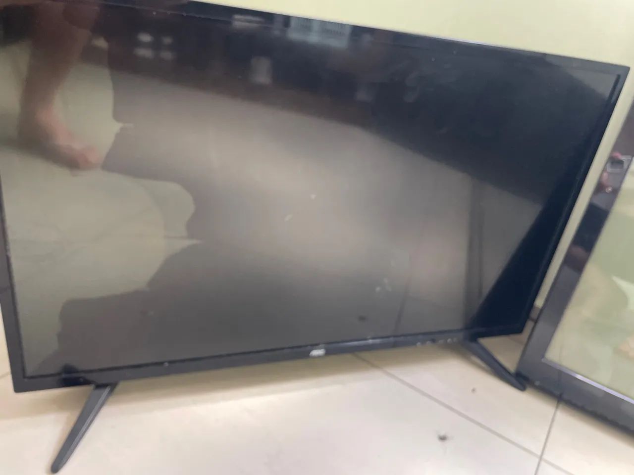 ? VENDO 3 TVs COM DEFEITO  - Foto 2