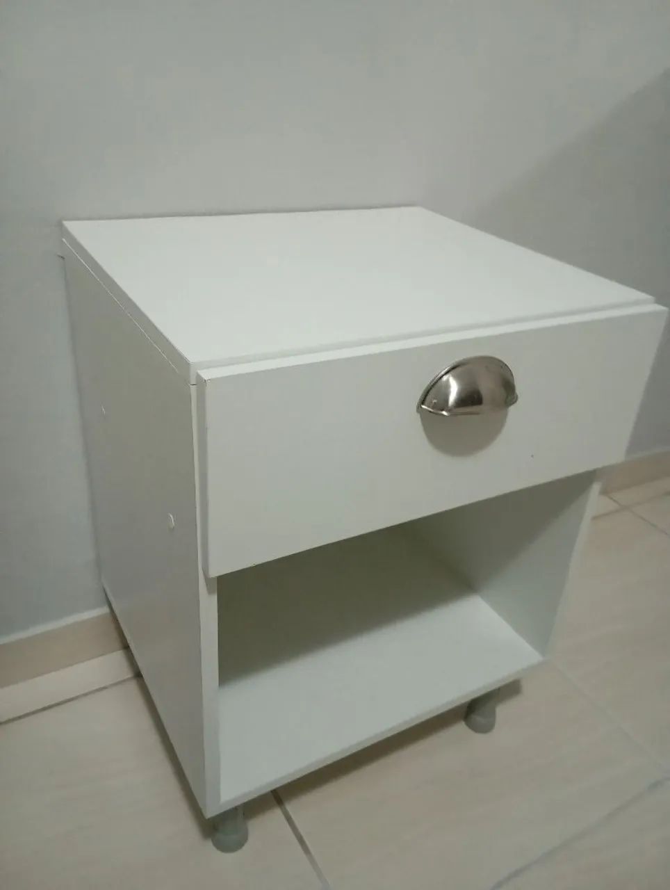 Linda mesa de cabeceira 