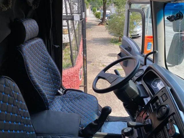 FORD CARGO 1319 BAÚ 2013 - Foto 10