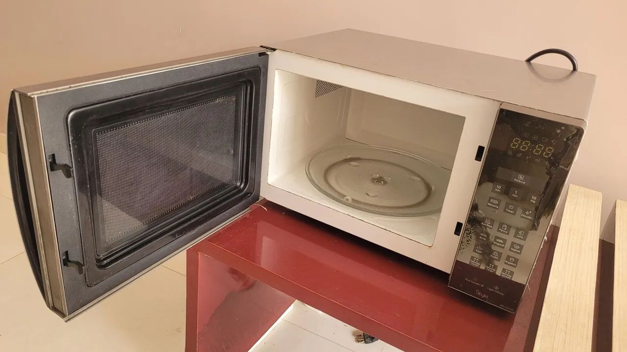 Vendo micro-ondas Panasonic 34L em ótimo estado 