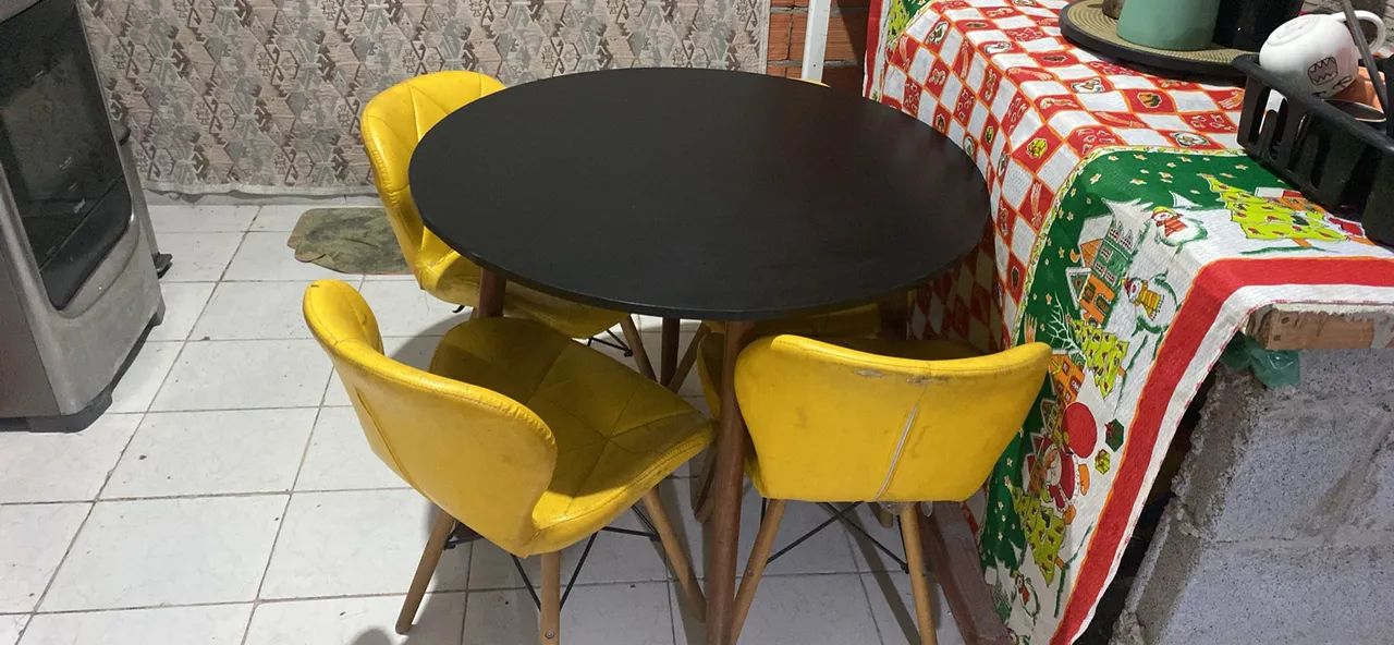 Mesa com 4 cadeiras - Foto 2
