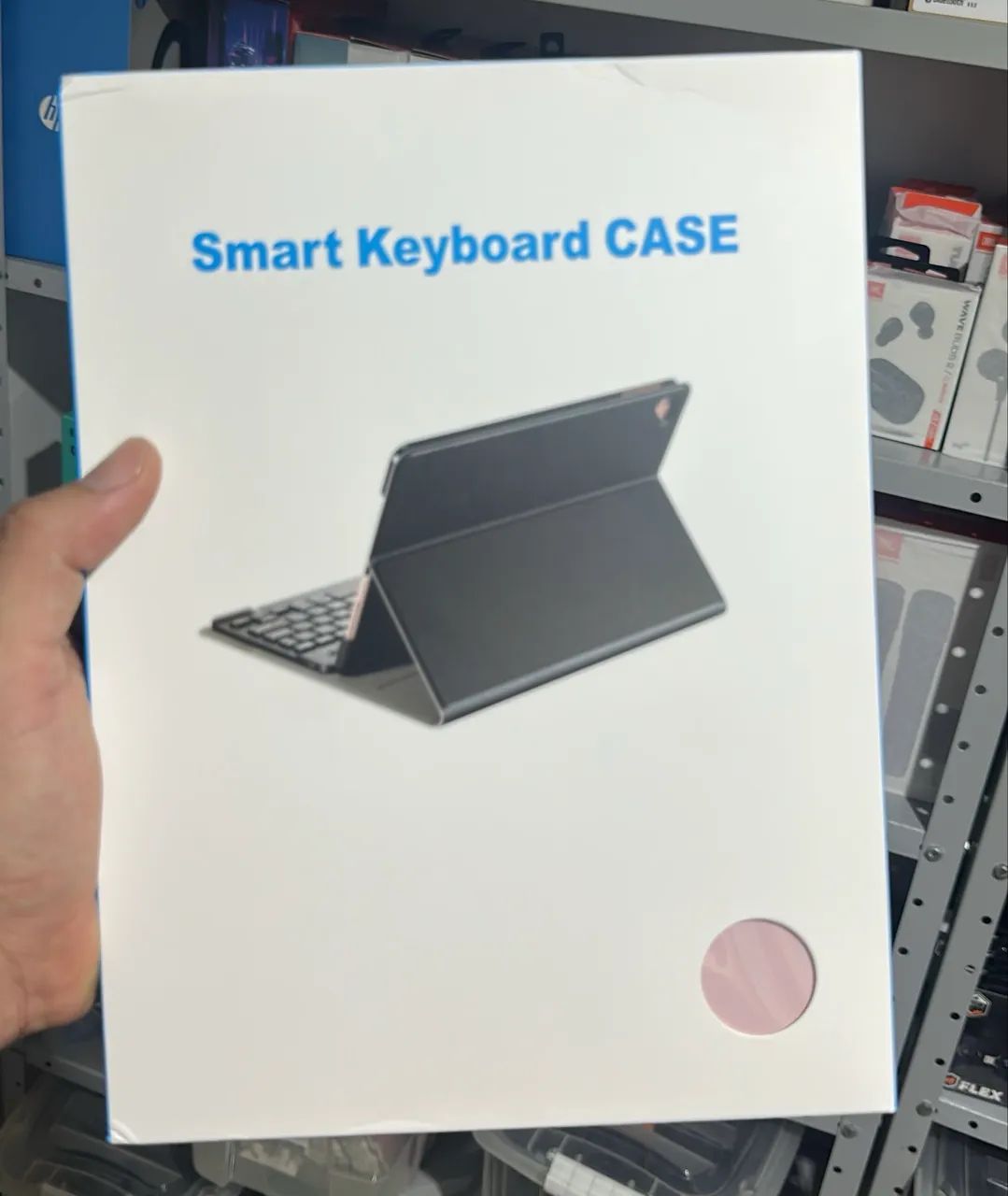 Capa com Teclado para iPads 10 e 11  - Foto 3