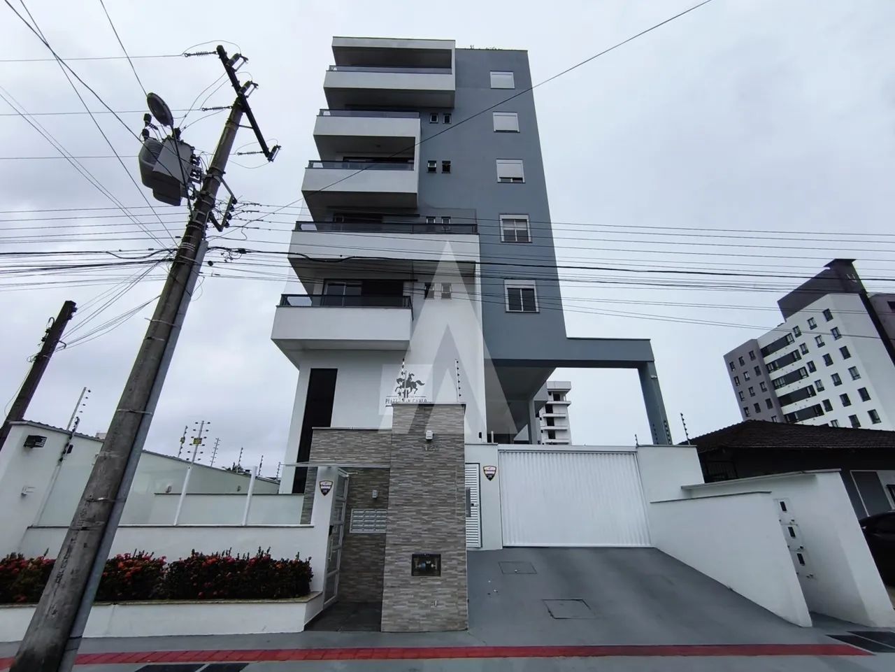 Apartamento com 2 quartos, sendo 1 suíte, 116 m² e giardino