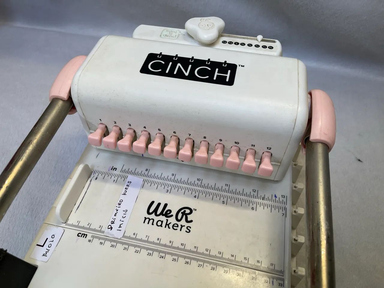 Encadernadora The Cinch We R Memory Keepers - Furo Quadrado Em Perfeito Estado  - Foto 5