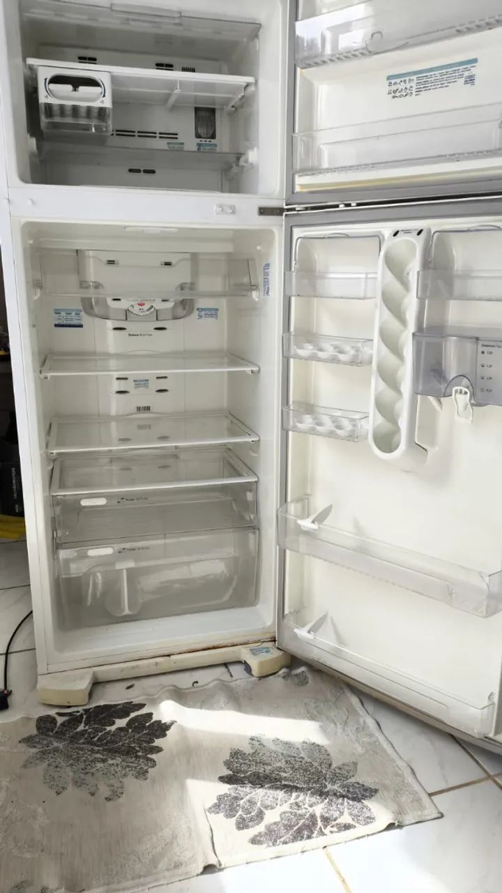 Geladeira Duplex Frost Free Electrolux usada, FUNCIONANDO, mas não tem garantia, - Foto 3