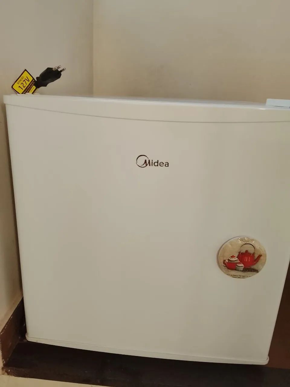 Frigobar Midea 