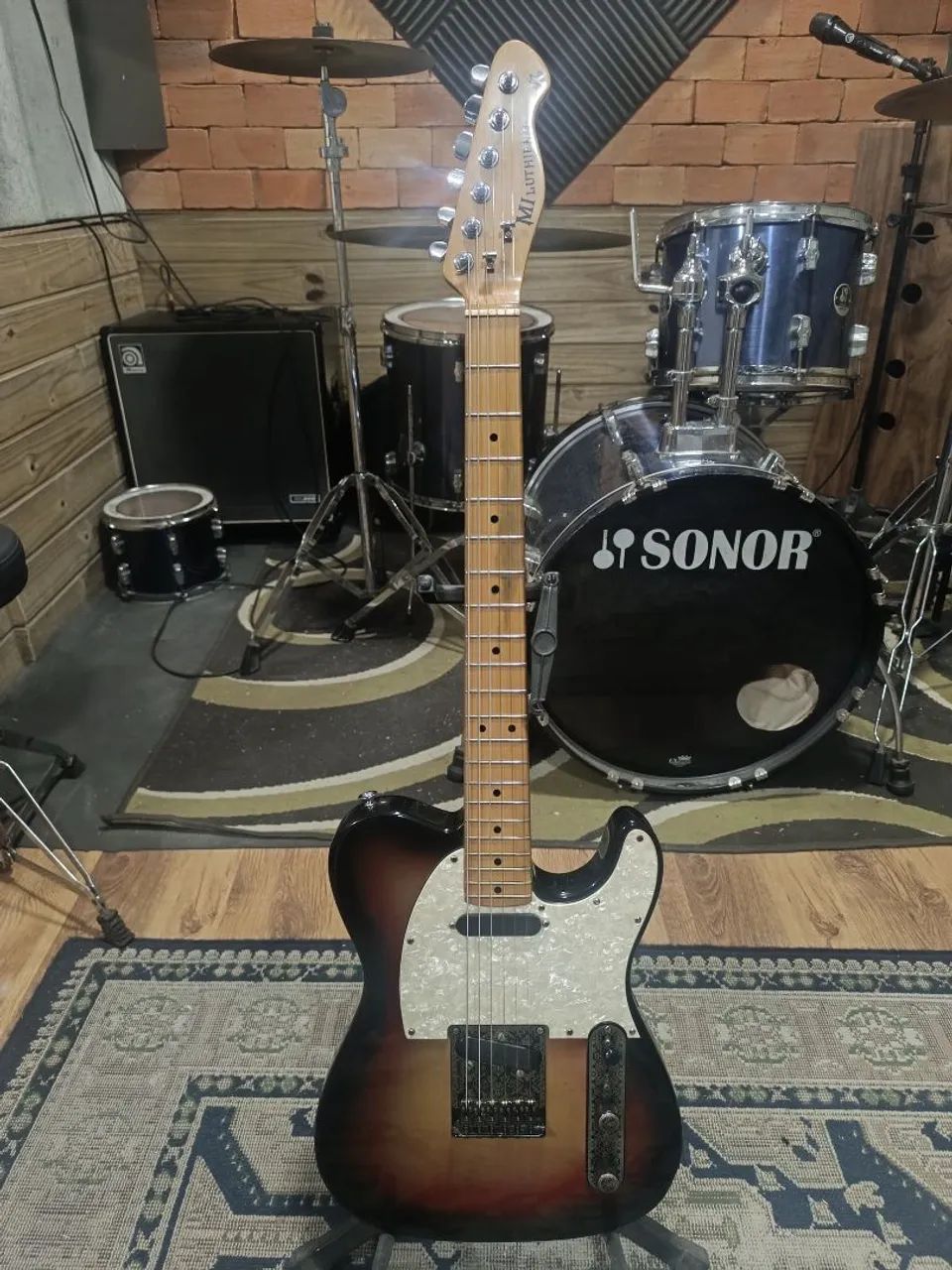 Telecaster Mi Custom Guitars com EMG