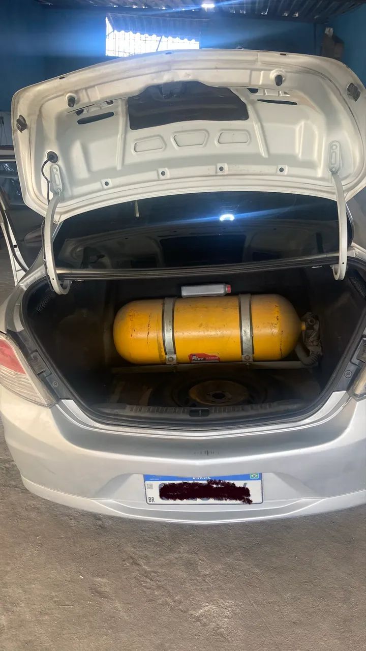 Alugo carro prisma sedan com Gás G5 , 750$ semana . - Foto 2