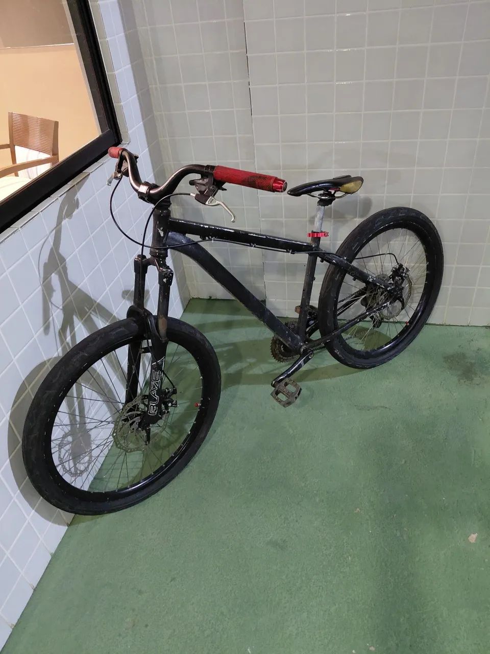 Bicicleta aro 29 com rodas aro 26 - Foto 5