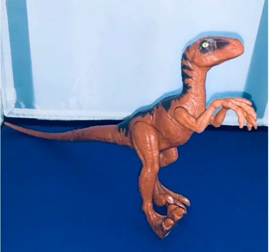 Boneco dinossauro velociraptor delta Mattel  - Foto 3