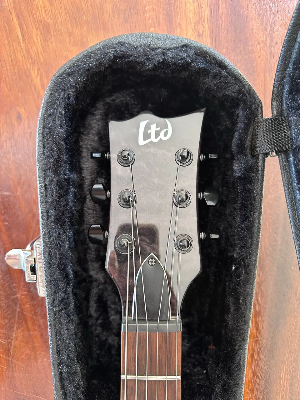 Guitarra LTD ESP Customizada - Foto 3