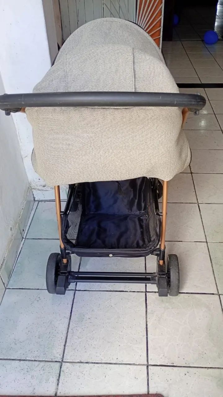 Carrinho de Bebê SEMINOVO - Foto 3