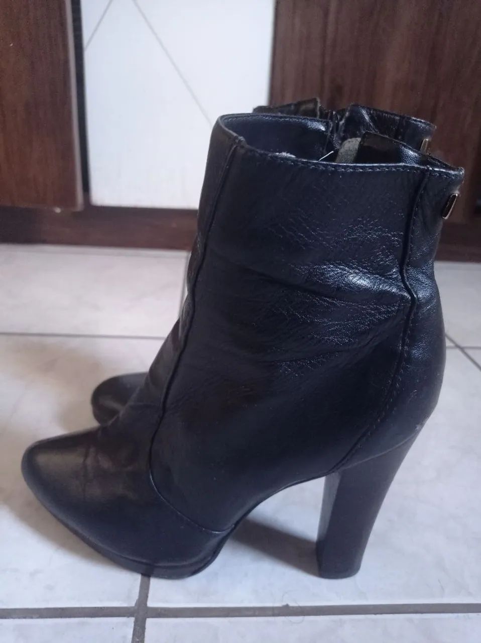 Bota feminina de couro  - Foto 3