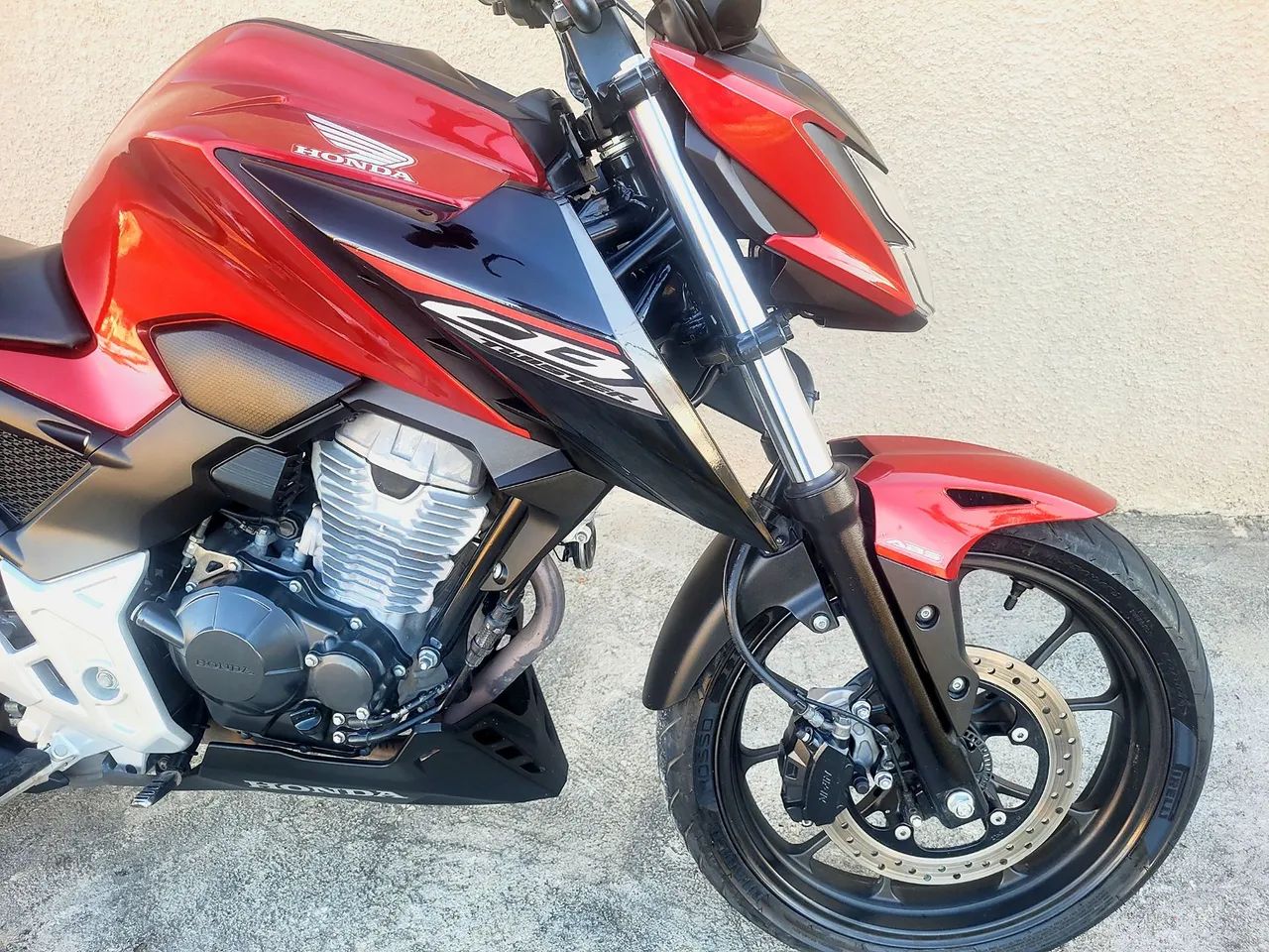 CB 300F TWISTER ABS - 2025 - 8.500 KM - Foto 4